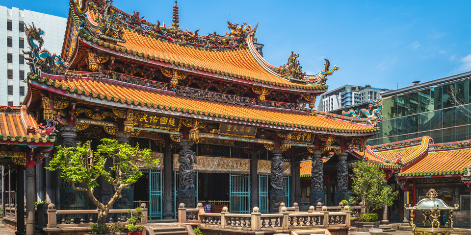 Taipei Lungshan Temple Of Manka 02