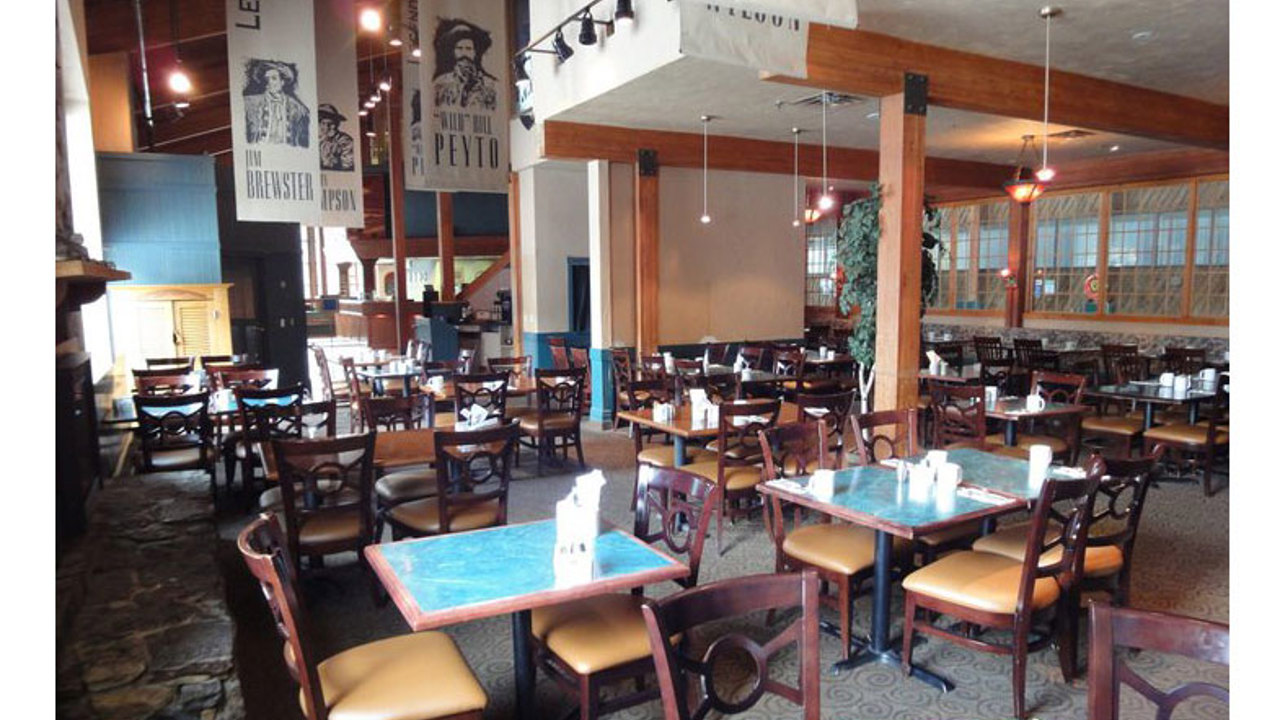 canada - lake louise - lake louise inn_restaurant_01
