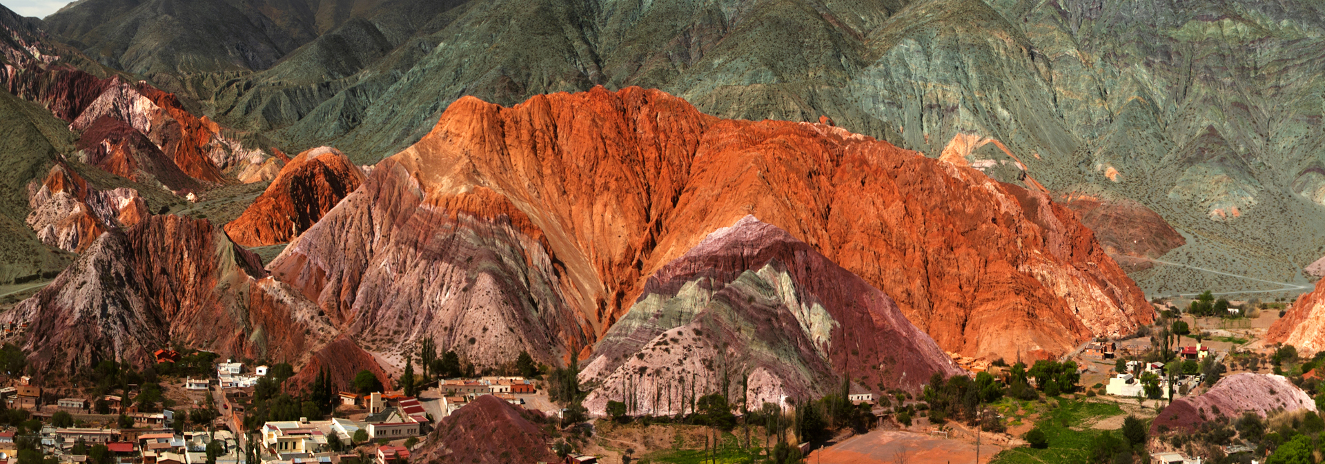 argentina - purmamarca_syv farvet bjerg03