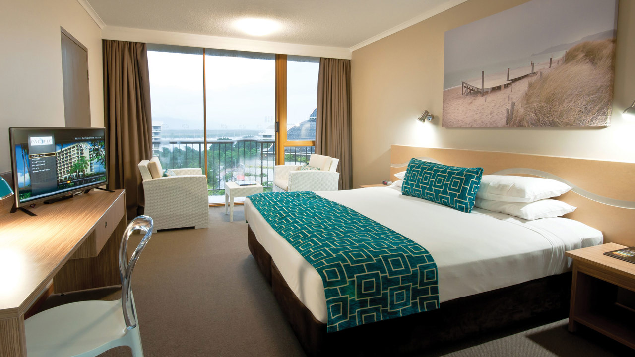 Pacificcairnshotel Room 17