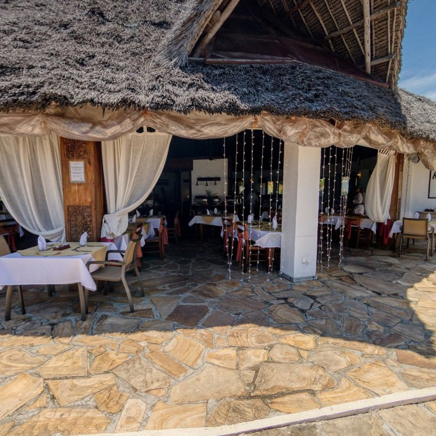 karafuu resort_restaurant_kijiji_01