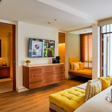 Let S Sea Pool Access Lazzzzz Suite Yellow