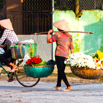 Vietnam - hanoi_befolkning_kvinde_kurv_01