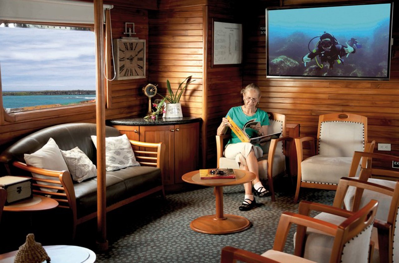 galapagos coral_lounge_01