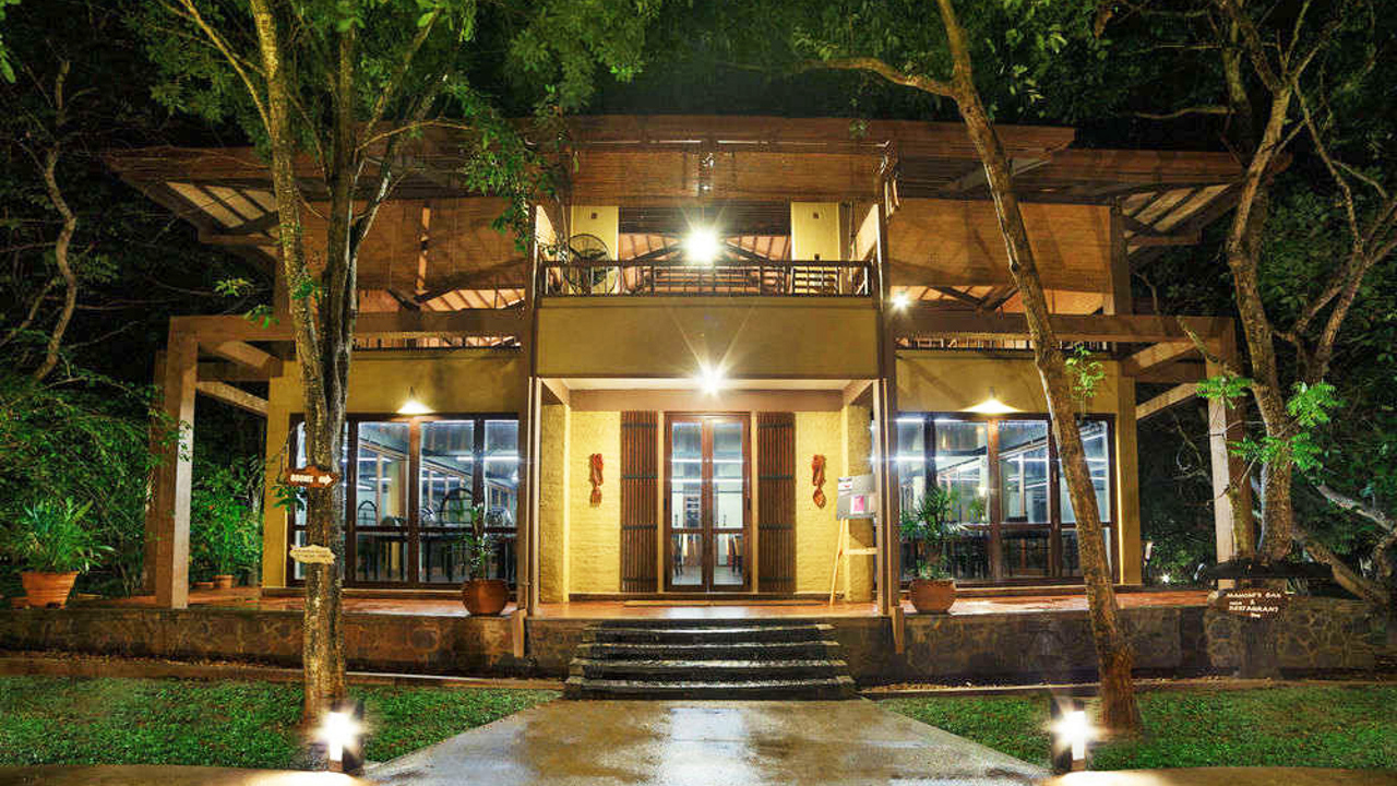 sri lanka - elephant reach_facade_01