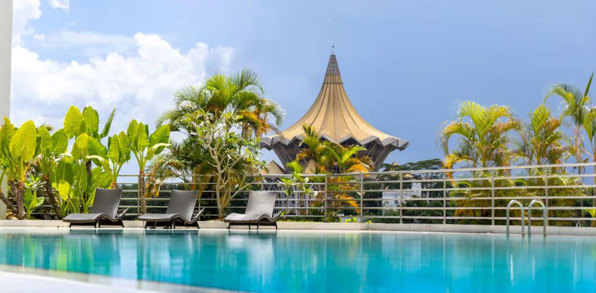 Riverside Majestic Hotel Pool
