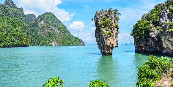 ... og se imponerende naturseværdigheder.