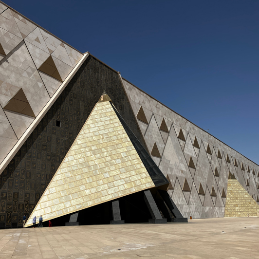 Indgangen til det nye egyptiske museum.