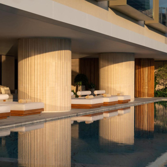 Dusit Thani Pool 03