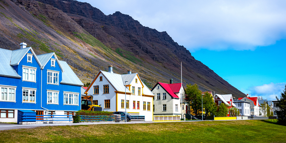 Isafjordur_by_02