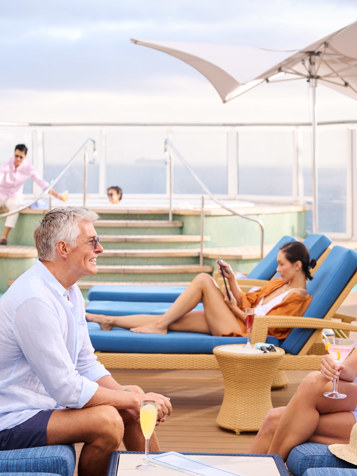 NCL Bliss Vibebeachclub Barlounge Roaming 15812
