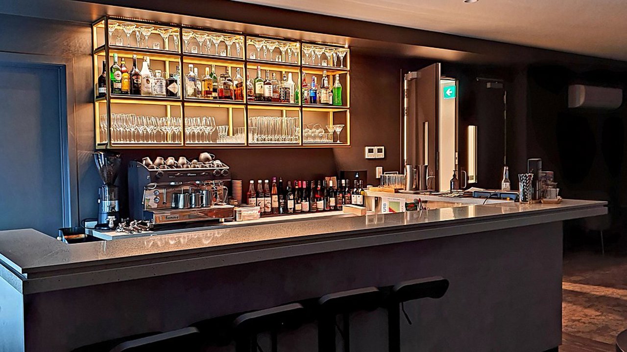 Hidden Lake Hotel New Zealand Cambridge Hotel Bar