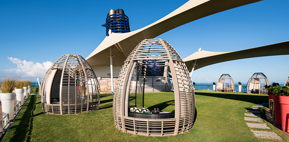 Celebrity_Equinox_thelawnclub_01