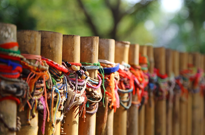 cambodia - phnom pehn_killing fields armbaand_01