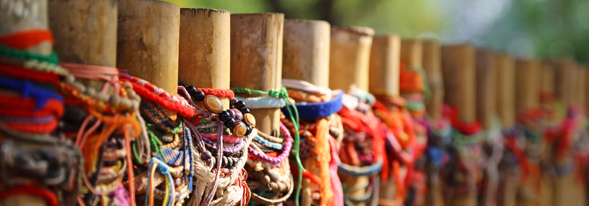 cambodia - phnom pehn_killing fields armbaand_01