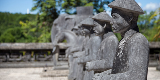 Hue Khai Dinh Kongegrav 04