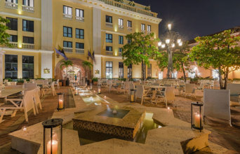 Charleston Santa Teresa Plaza Night