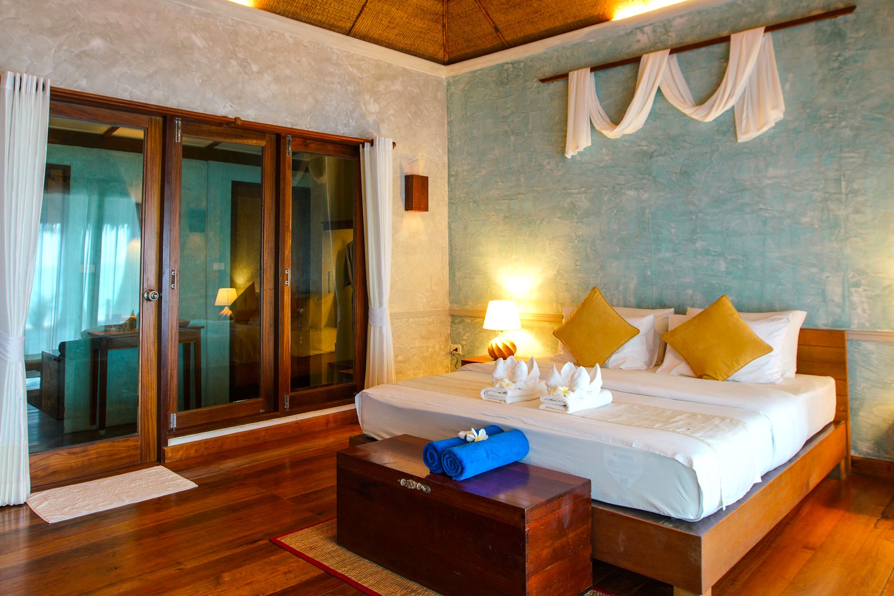 Tinkerbell Resort Beach Front Villa 02