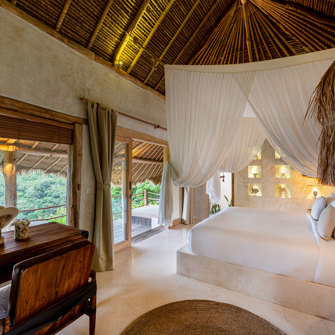 DELUXE LODGE