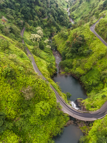 På Maui skal vi køre ad Hana Highway, verdens smukkeste køretur, langs Mauis kyst.