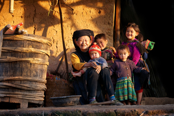 Vietnam - ha giang_kvinde_boern_01