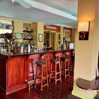 Villa May Bar 01