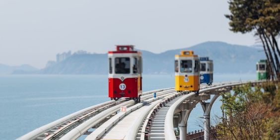 Sydkorea Busan Haeundae Blue Line Park Sky Capsule Train