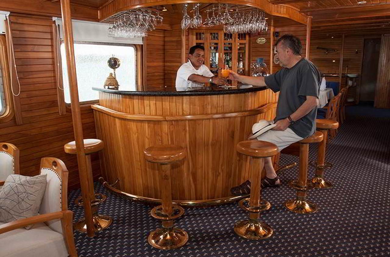 galapagos coral_bar_01