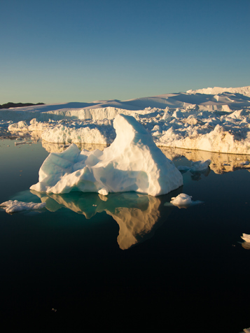 Midnatssol over Isfjorden