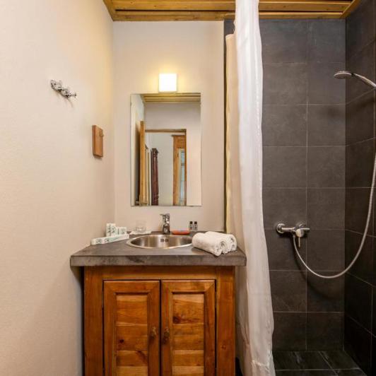 Tufenkian Old Dilijan Complex Bathroom