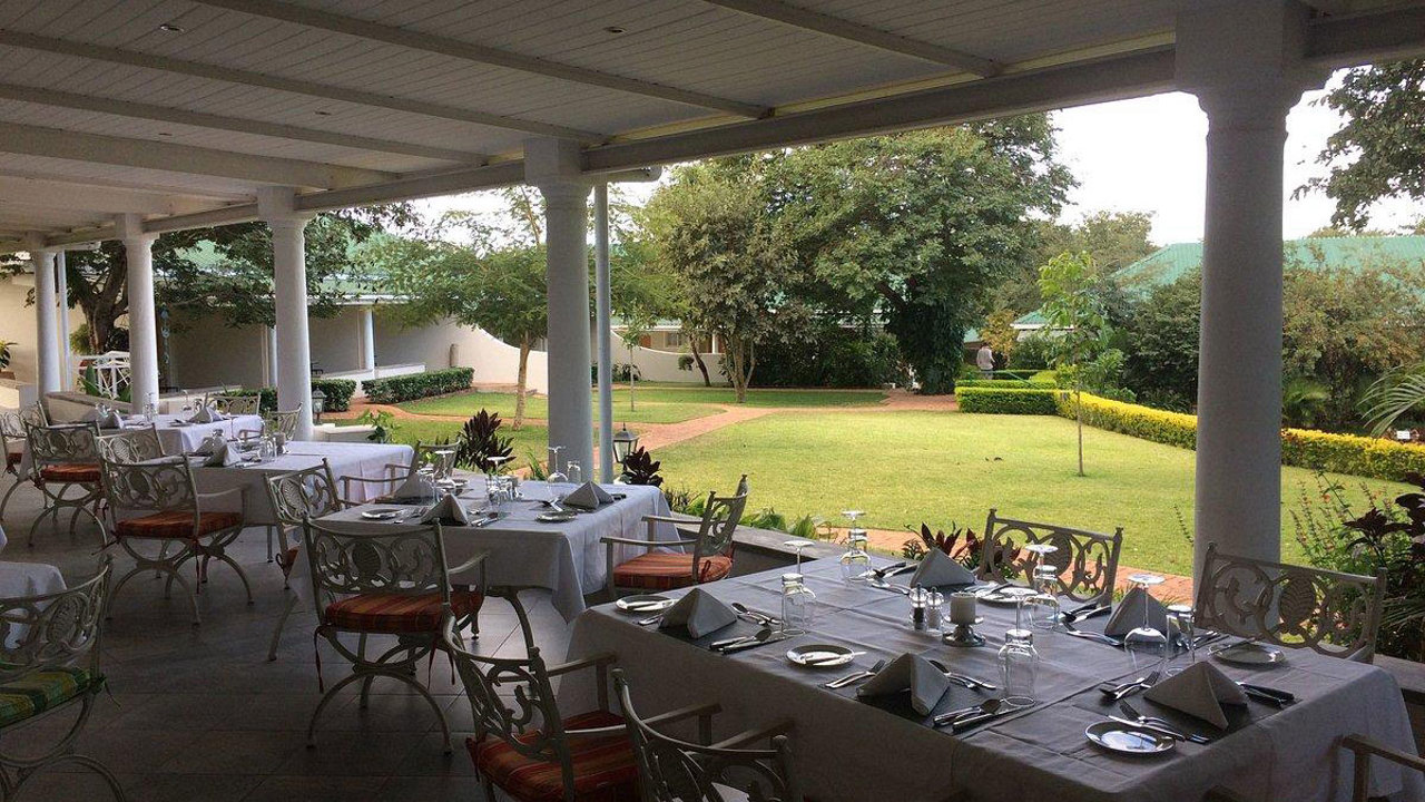 Batonka Lodge Restaurant2