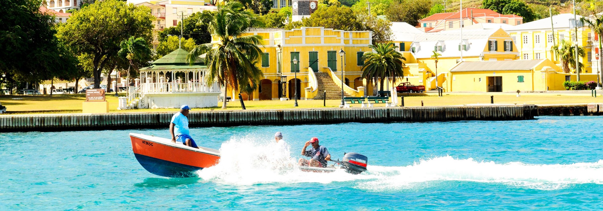 dansk vestindien - st croix_christiansted_gult fort_baad_01