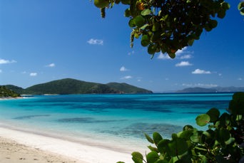 Første stop er British Virgin Islands, kendt for sine smukke strande