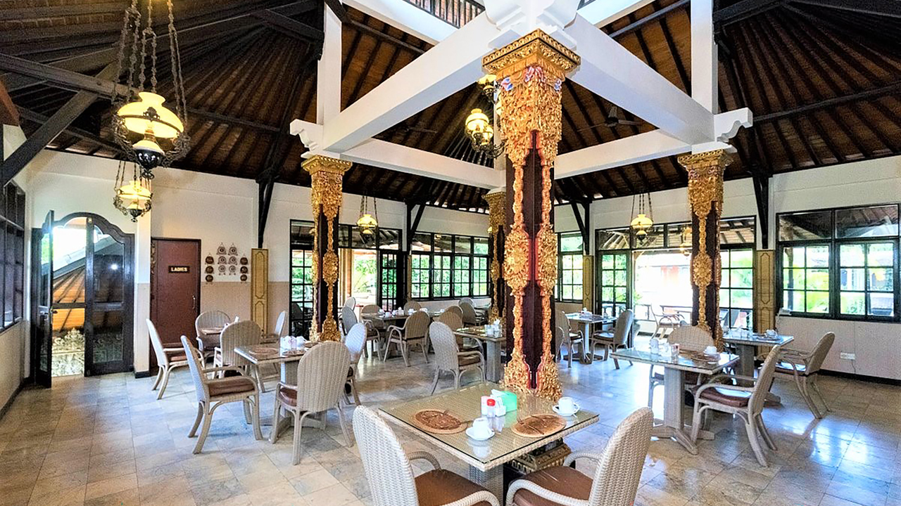 The Ari Putri Hotel Breakfast Restaurant