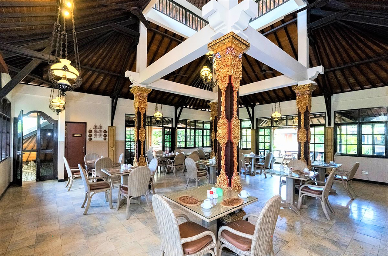 The Ari Putri Hotel Breakfast Restaurant