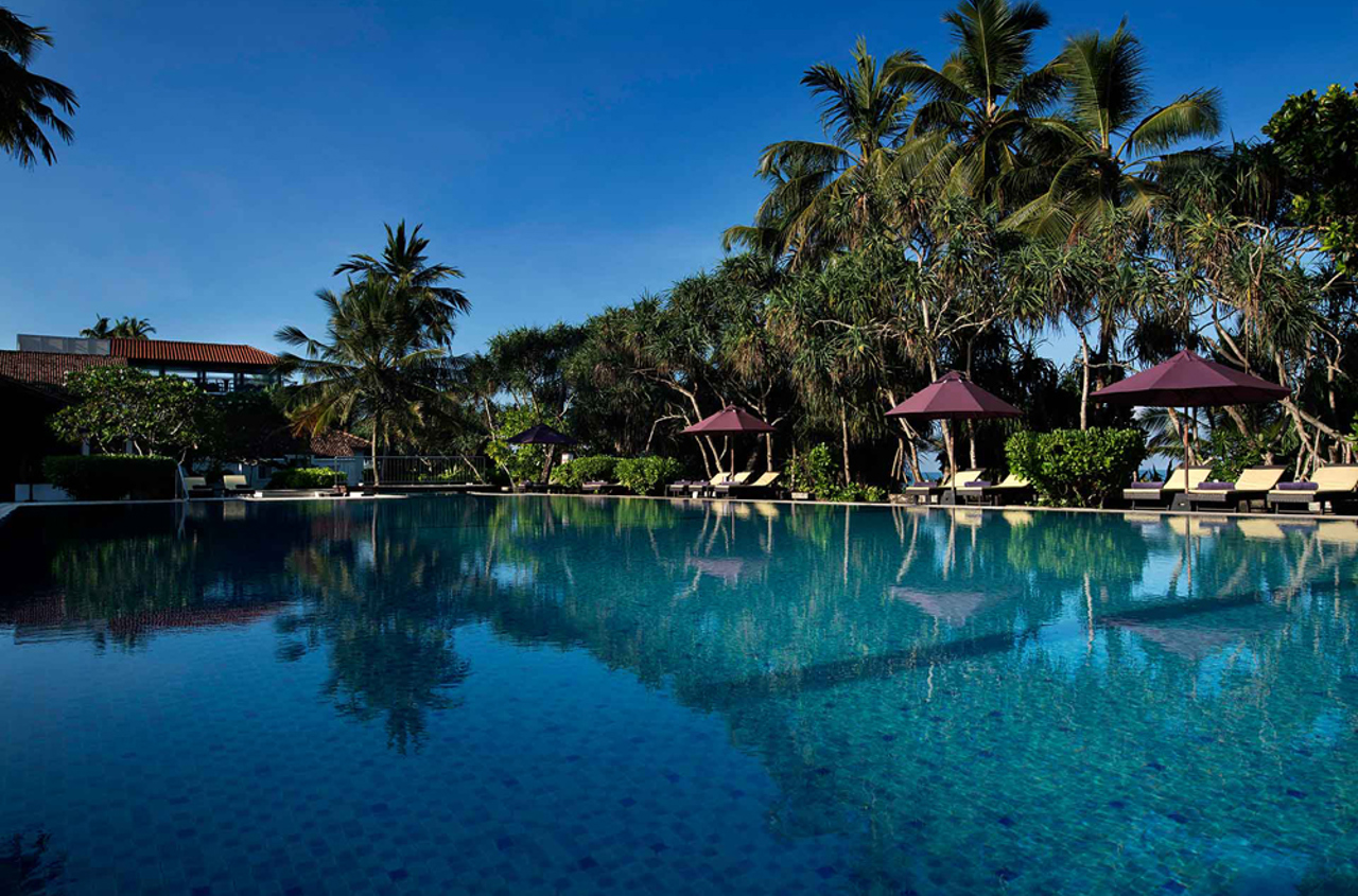 sri lanka - avani bentota resort spa_pool_01