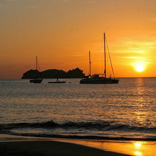 costa rica - hermosa beach_sunset_01