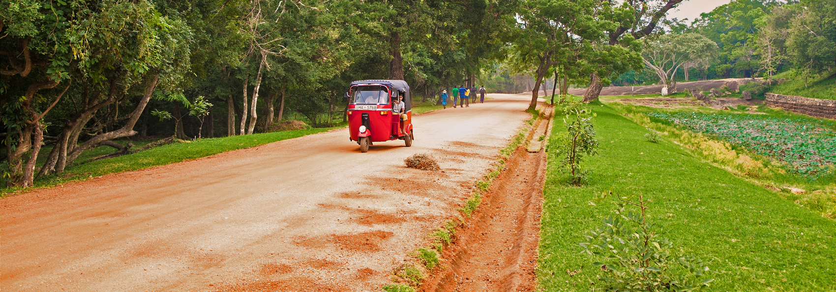 sri lanka - sigiriya_landsby_tuktuk_01