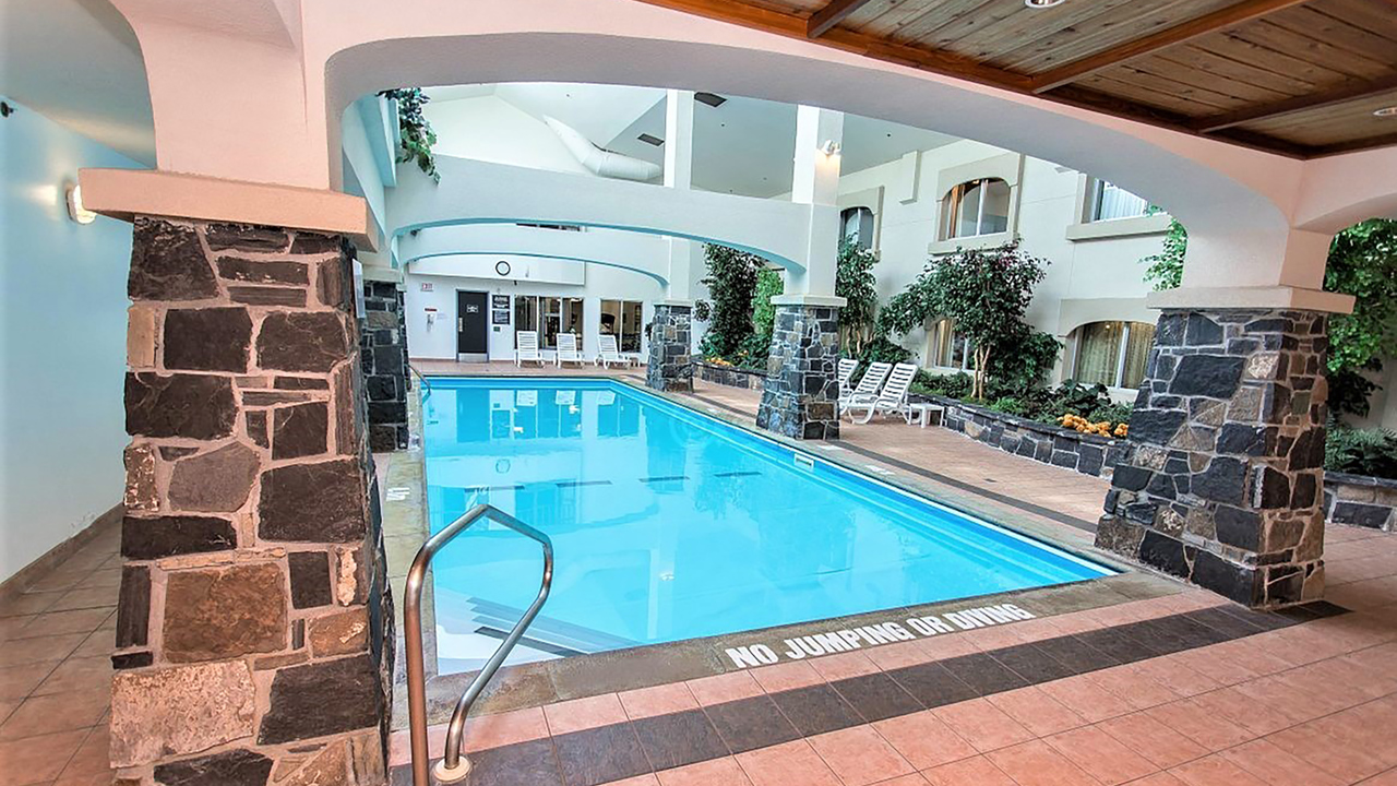 The Rundlestone Lodge Pool