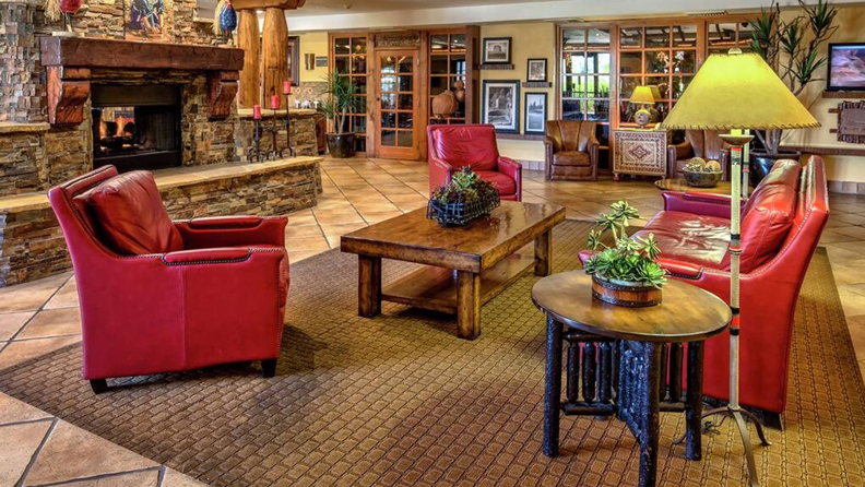 usa - hampton inn kayenta_lounge_01