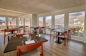 Hotel_disko_restaurant_01