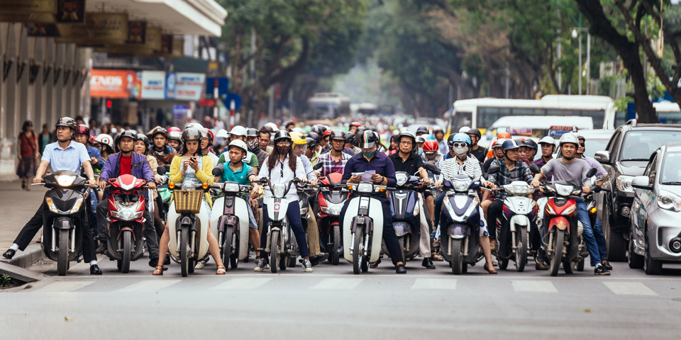 vietnam - hanoi traffik