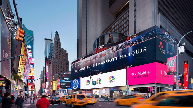 usa - nyc_marriott_marquis_ext_night_streetlvl