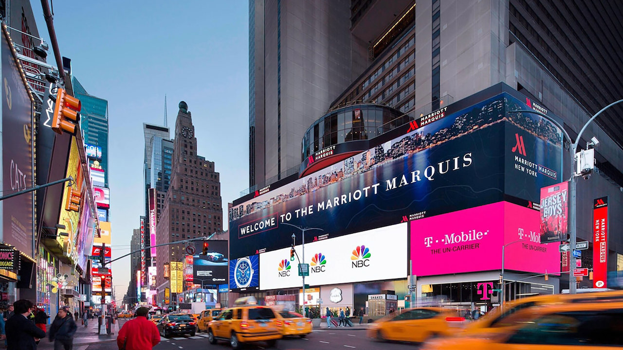 usa - nyc_marriott_marquis_ext_night_streetlvl