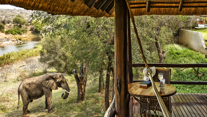 Nyati Safari Lodge River Bungalows 08