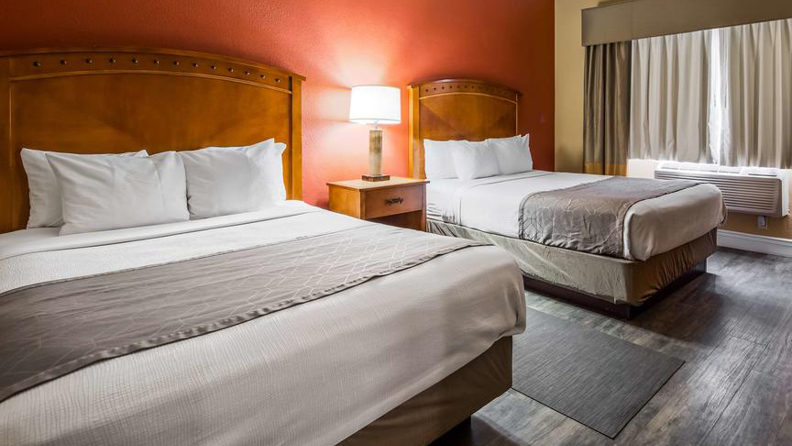 usa - Best Western Pus at Lake Powell_Page_02