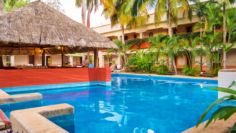 mexico - chichen itza - villas arqueologicas chichen itza_pool_03