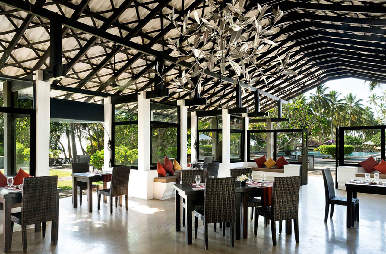 sri lanka - avani bentota resort spa_restaurant_02