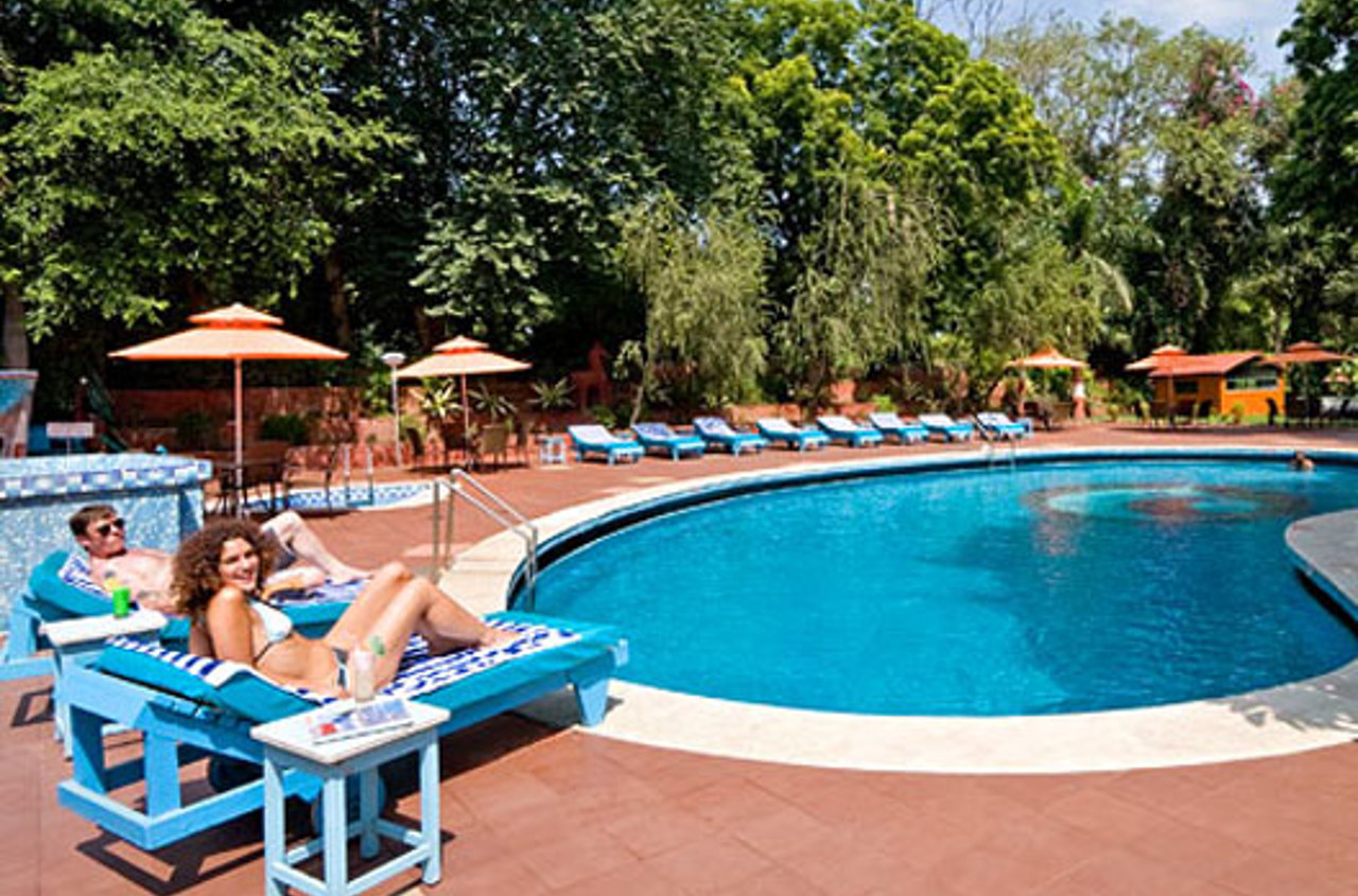 indien - agra - clark shiraz hotel_pool