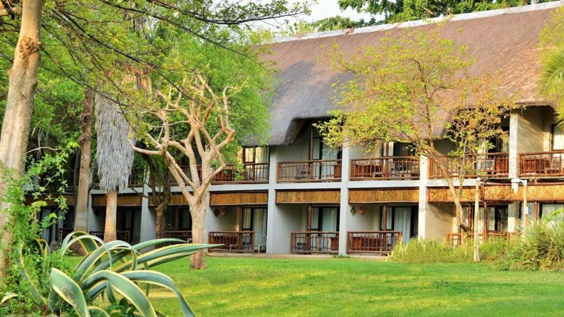 Cresta Mowanar Safari Resort And Spa Udefra
